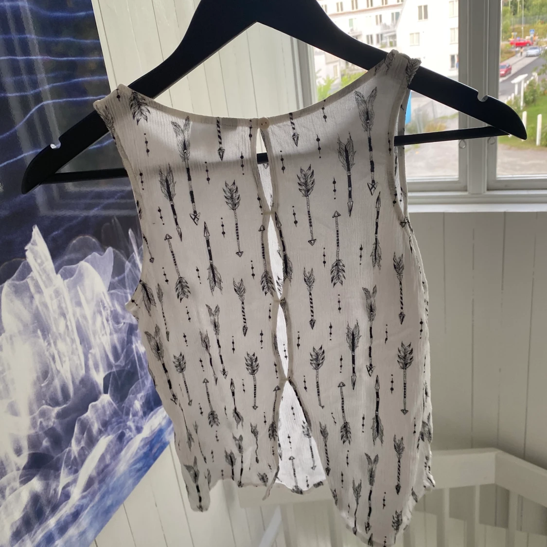 Linne med detaljer i ryggen! - 90