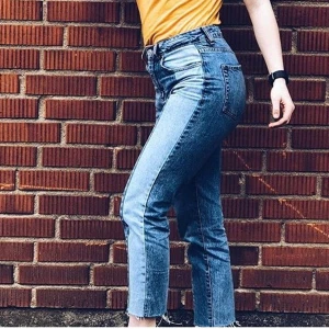 Jeans - Jeans från garage, storlek 05, skulle tro att det är som S. Högmidjade i fint skick!