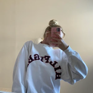 Vintage sweatshirt  - INTRESSEKOLL/ BUDGIVNING, om jag får ett bra bud så släpper jag iväg den <3 ledande bud: 400 kr 