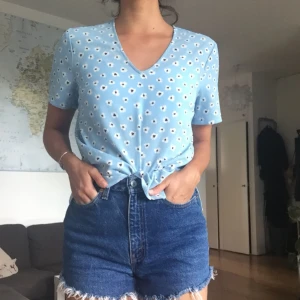  - Levis vintage denim shorts  High waist Superfint skick! Passar XS-S Frakt 63kr