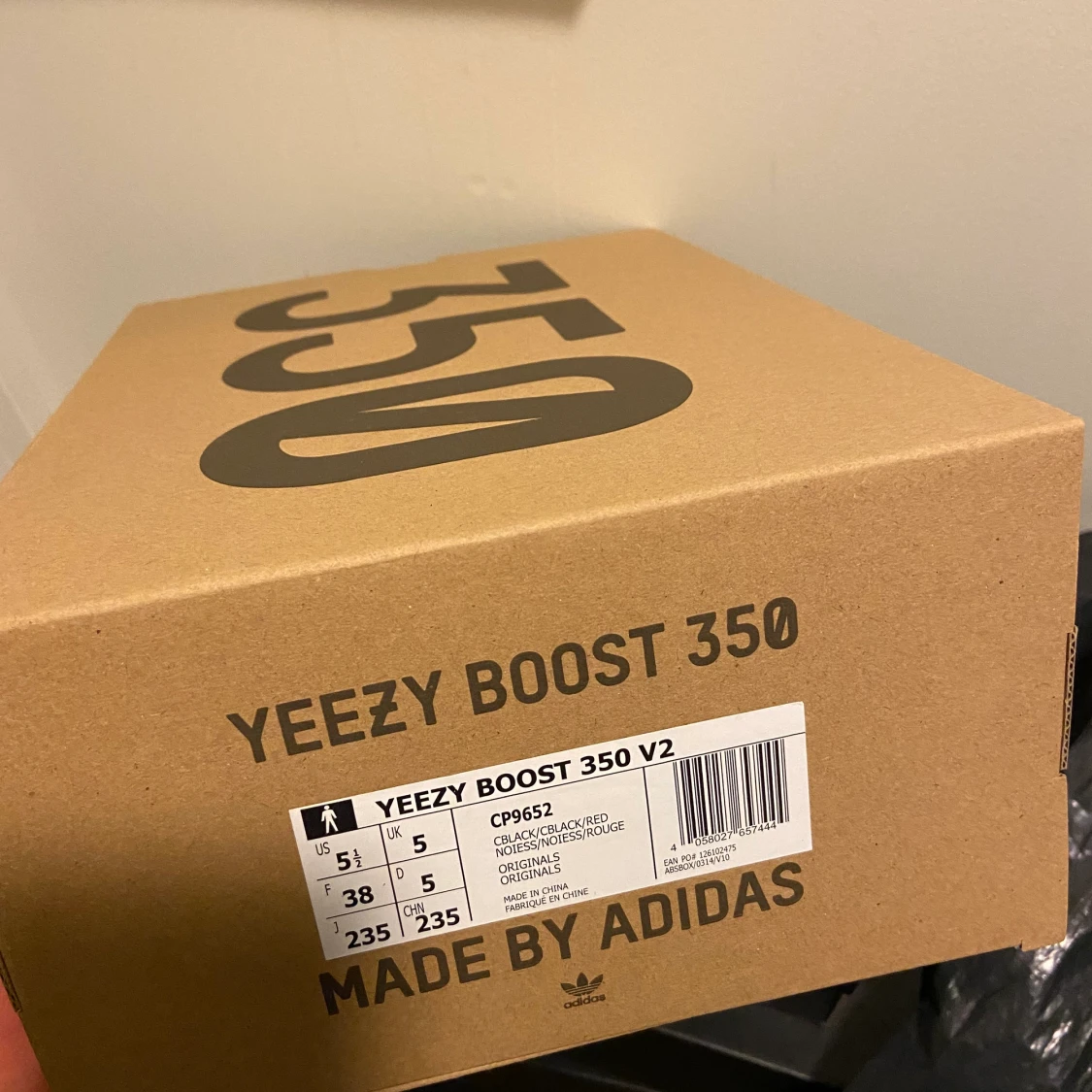 Yeezys 350 bred 2020 - 91