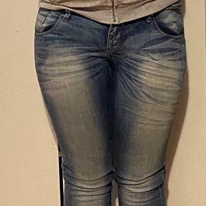 Jeans  - Blåa jeans använda bara nån gång. Storlek 29/32 