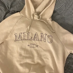 Hoodie - Hoodie, vintage känsla 🤎 storlek XS. STOR LUVA