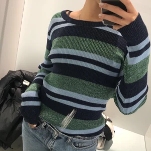 Glitter tröja - Helt ny glitter tröja med prislapp kvar från märker ICHI. Köpt men ångrar och därmed helt oanvänd. 