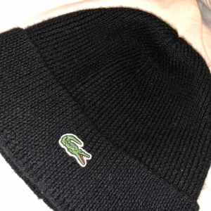 Lacoste mössa - Använd fåtal gånger, skriv till mig om du är intresserad. Unisex onesize 