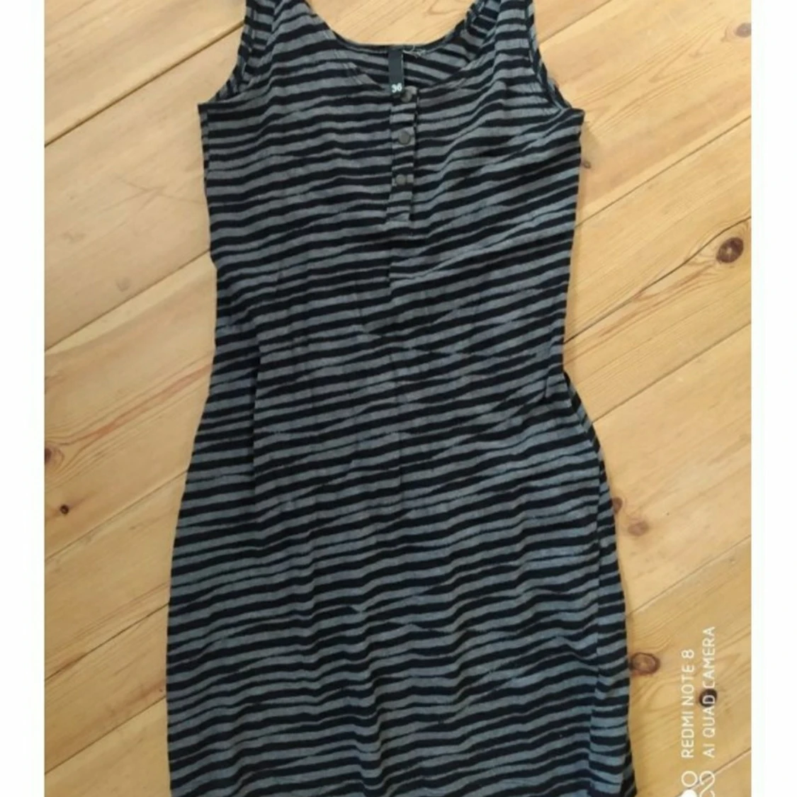 Figurnära HM klänning