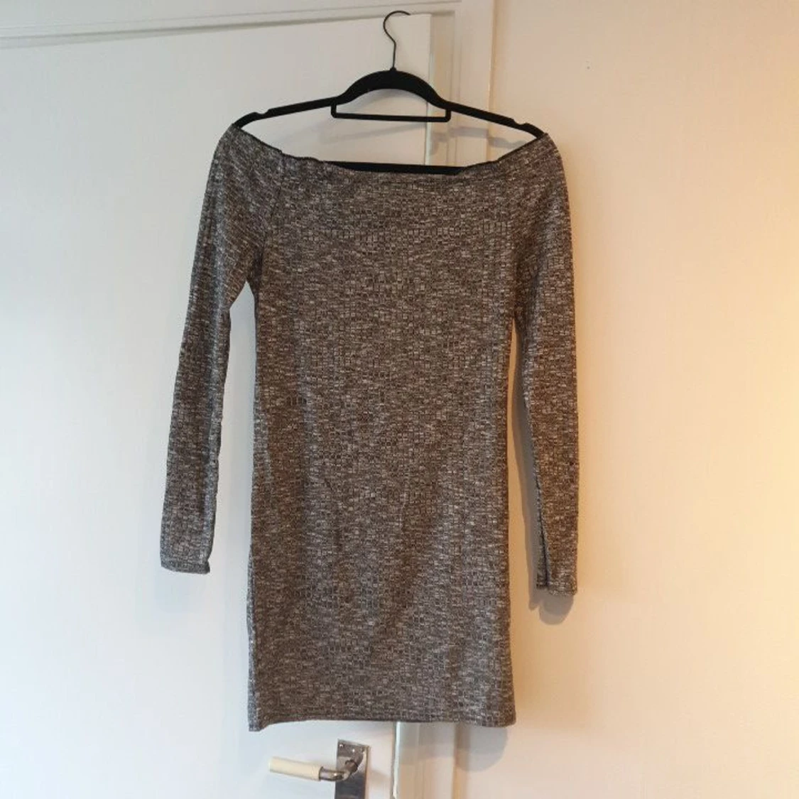 Off shoulder klänning 