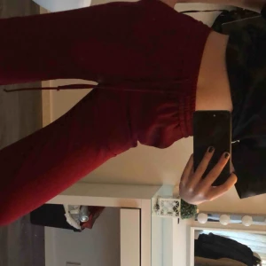  - Röda byxor ifrån Mango  Stolek xs Bra skick! Aldrig använda Köparen står för frakt 