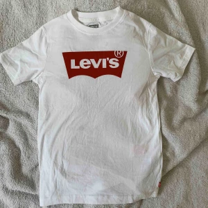  - Helt oanvänd Levis t-shirt. Lappen sitter kvar