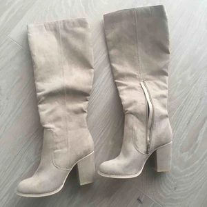  - 350 med frakt. Har aldrig använt🌟 kostade 500 från början.