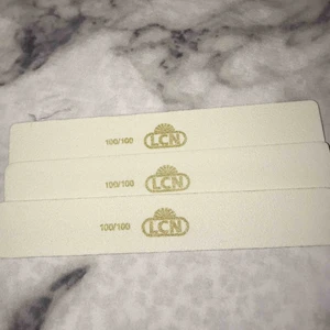  - 3 helt oanvända nagelfilar, KÖPAREN STÅR FÖR FRAKTEN. Dom kostar 25+frakt för 1, och 60+frakt för alla❤️❤️