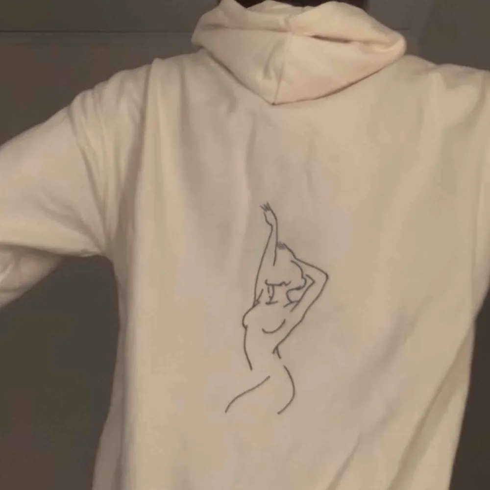 Egendesignad hoodie från mitt UF-företag (arthoodies_uf på Instagram) 250kr + 105kr frakt🥰. Hoodies.