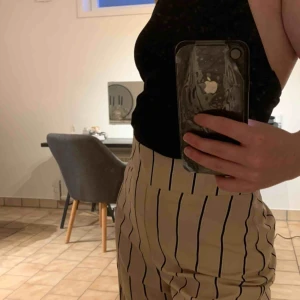  - Finaste sommar byxorna från Lindex. Jätte fint material lätta och sköna. Aldrig använda