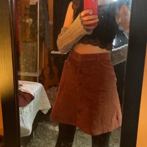 manchesterkjol - en söt manchesterkjol i en orange röd färg <3