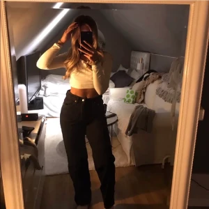 Jeans - Säljer dessa jeans från Nakd eftersom jag har ett par liknande och dessa är knappt använda :)