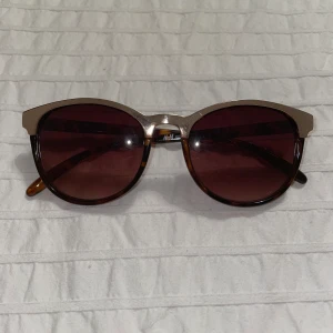 Solglasögon  - Solglasögon 