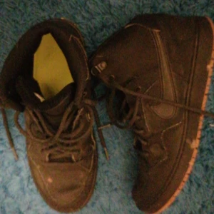 Nike vinterskor  - Säljer Nike vinterskor storlek 43 pris 200