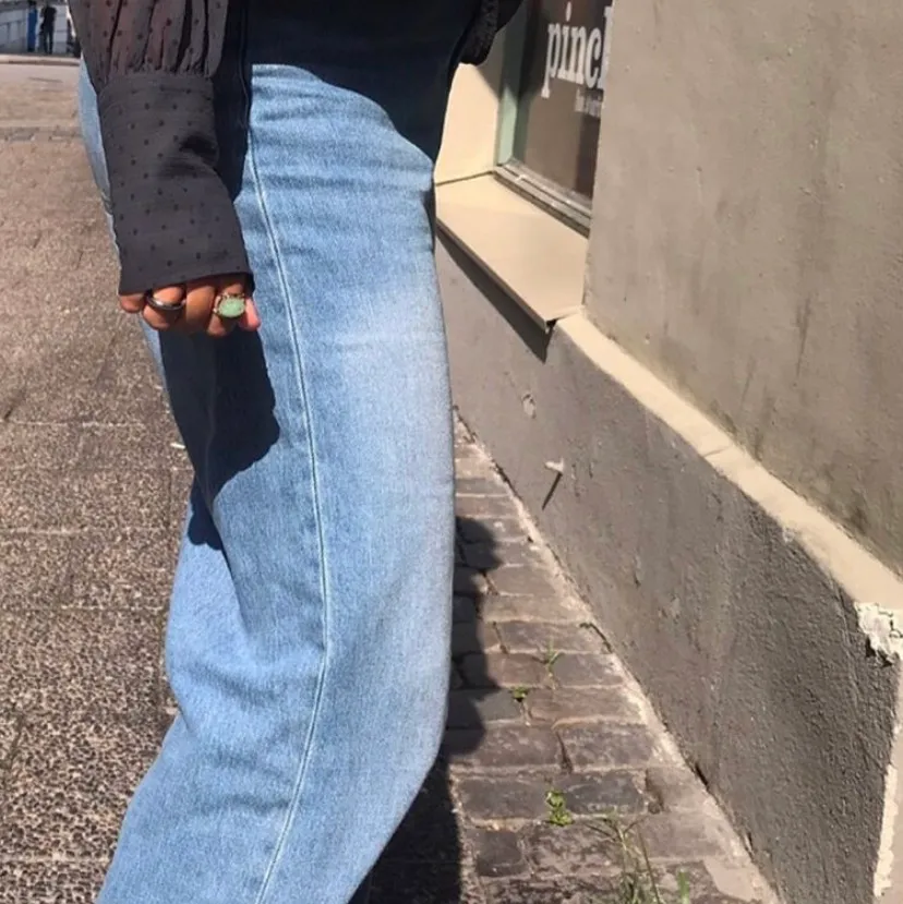 Baggy jeans i SKÖNASTE materialet🥺 . Jeans & Byxor.