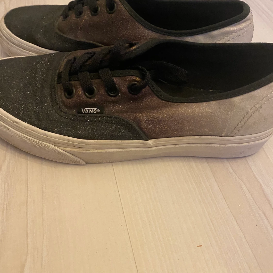 Glittriga vans - 90