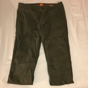 Hugo Boss byxor - Gröna Hugo Boss byxor. Storlek 31/34. Bra skick