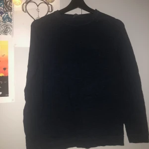 Sweatshirt  - Storlek S