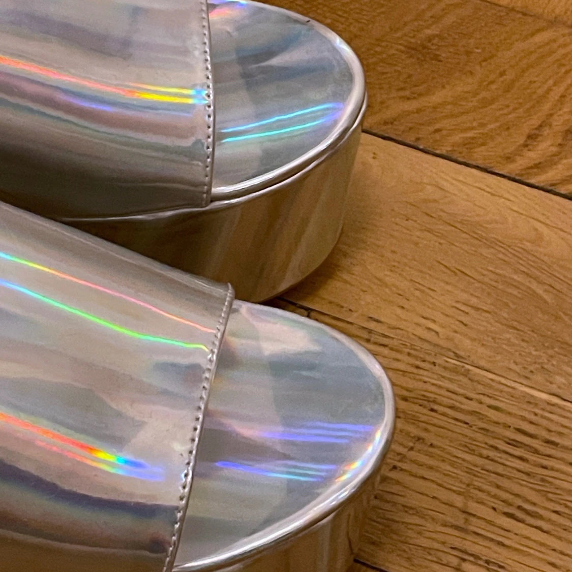 METALLIC PLATFORM SANDALS by LEMON DROP - 91