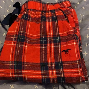 Pyjamasbyxor  - Från kaphal,stolek 154/164 (som XS)