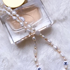 ”Harry Styles” halsband  - Harry Styles inspirerad halsband med äkta sötvattenspärlor. 