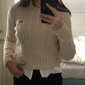 Beige tröja - Beige tröja från Lexington. Knappt använd, så gott som ny! Frakt tillkommer <3
