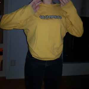 Vintage Old Navy långärmad T-shirt - Snygg gul vintage Old Navy tröja. Herrtröja i storlek M. 