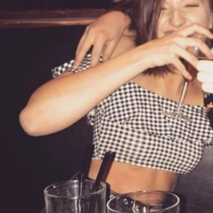  - Säljer denna fina crop top då jag råkade beställa 2 stycken... 