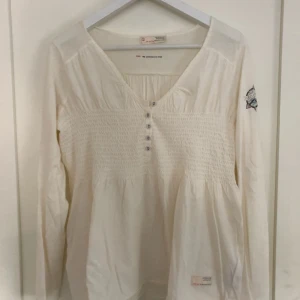  - Fin odd Molly topp! Denna är oanvänd! Storlek 1(s)