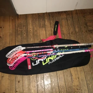  - 4 innebandy klubbor + en stor bag, unihoc,exel, zone. Skicka medelande för mer info och pris  