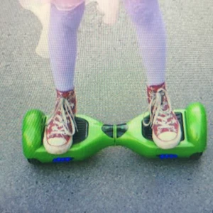 Hoverboard - Hoverboard Grön med laddare och skyddsbäsla, köpt 2016 ,välbevarad 