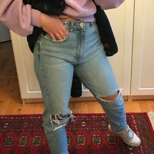 Fina ljusblå jeans från Zara i oanvänt skick! 💜köpare står för frakt 