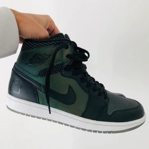 Jordan 1 SB QS - Säljer ett par helt oanvända Jordan 1 i storlek 44 originalförpackning medföljer 
