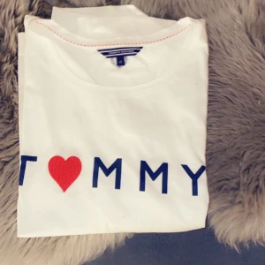 Tommy hilfiger T-shirt  - Oanvänd strl xs 