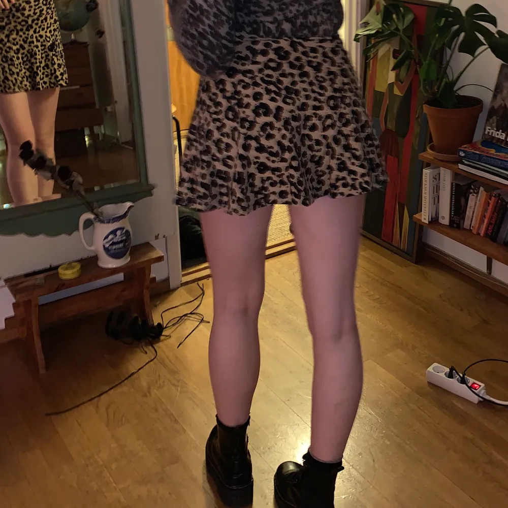 Söt leopard kjol:) storlek xs-m (strechigt material) pris: 95. Kjolar.