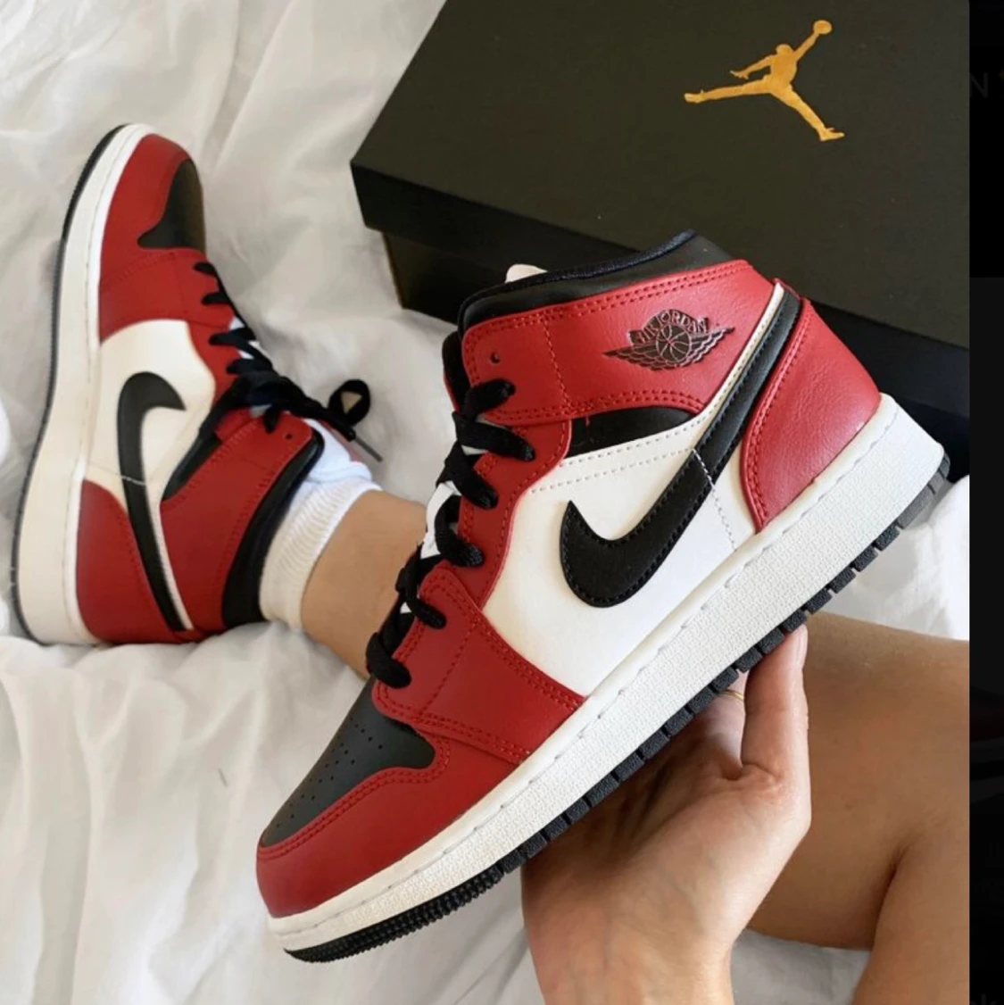 jordan 1 chicago black toe