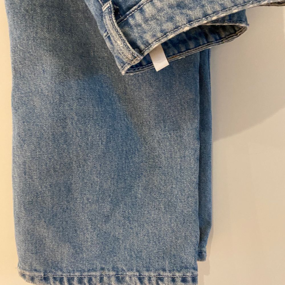 Ett par skit snygga jeans från weekday! Super fin tvätt på dom dom🤩Dom är tyvärr alldeles förstora på mig:( . Jeans & Byxor.