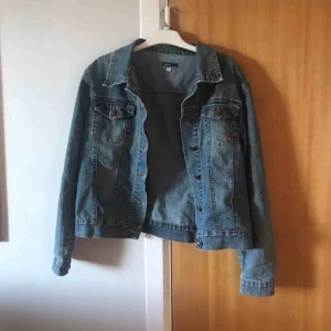  - Jeansjacka i assnyggg tvätt😎😎😎