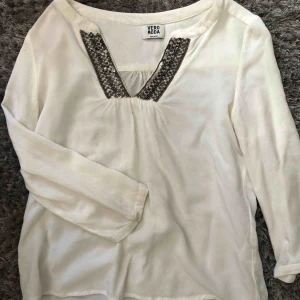 Söt tröja - Jätte söt Topp från Veromoda! Frakt tillkommer ☺️