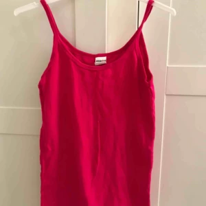  - Fint rosa linne. Aldrig använt! Pris går o diskutera och  köparen står för frakten!