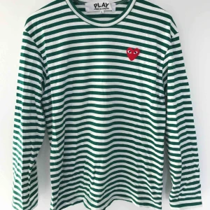  - Intressekoll på min cdg tröja, äkta såklart och använd ett fåtal gånger. Storlek m men passar xs-s