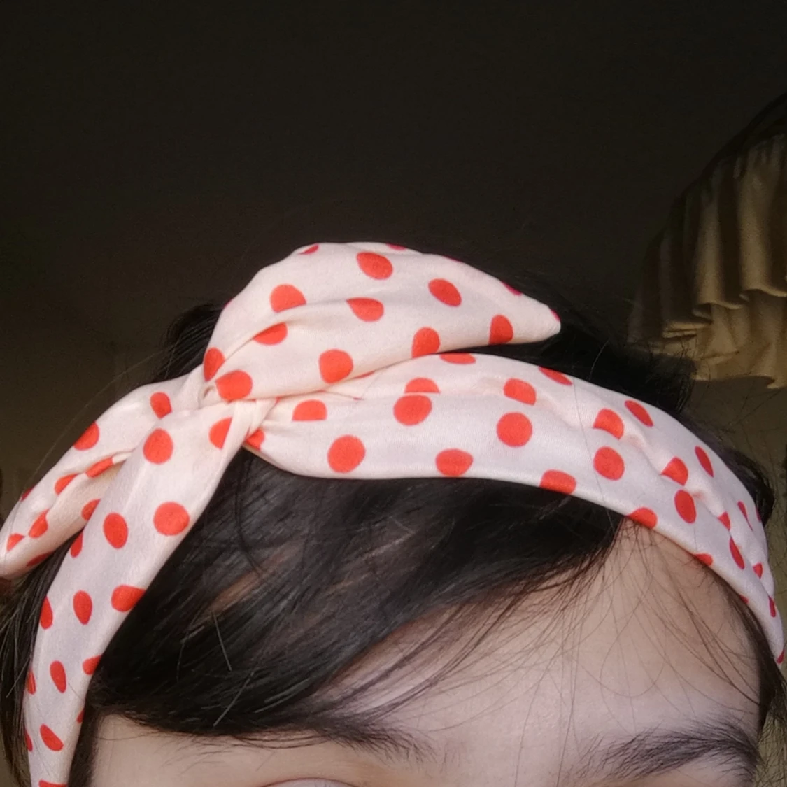Hårband prickigt röd