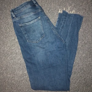 Jeans - Jeans från H&M, strl 34, skriv för mer information. 50kr+frakt