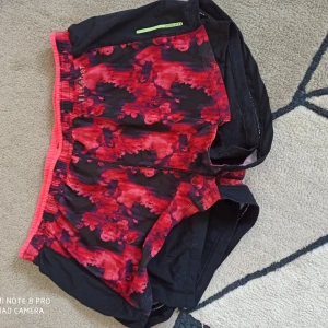 Träningshorts ELLEsport strl L - Superfina träningsshorts, knappt använda.