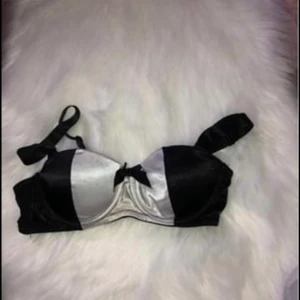 Bh - Snygg bh knappt använd ❣️