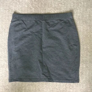 Tubkjol storlek M - Passar även S