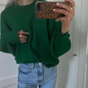 Grön stickad tröja - Grön stickad tröja från Loavies  Strl S  Fint skick! Frakt 63kr